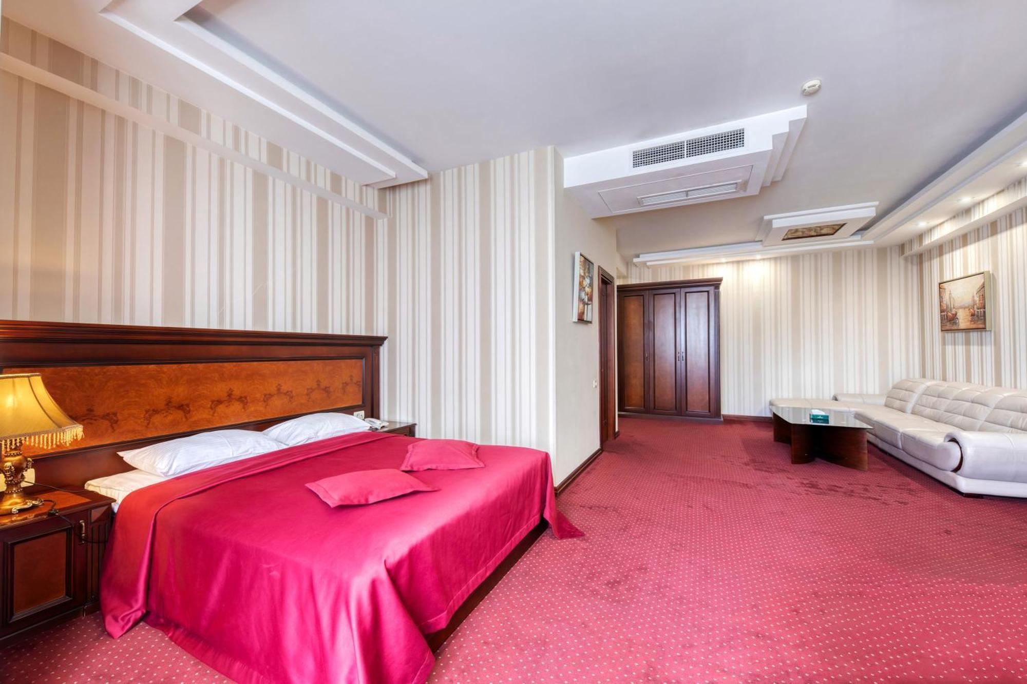 Spa Hotel Grace Forum エレバン 部屋 写真