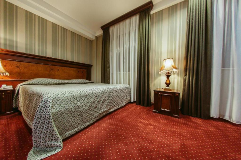 Spa Hotel Grace Forum エレバン エクステリア 写真