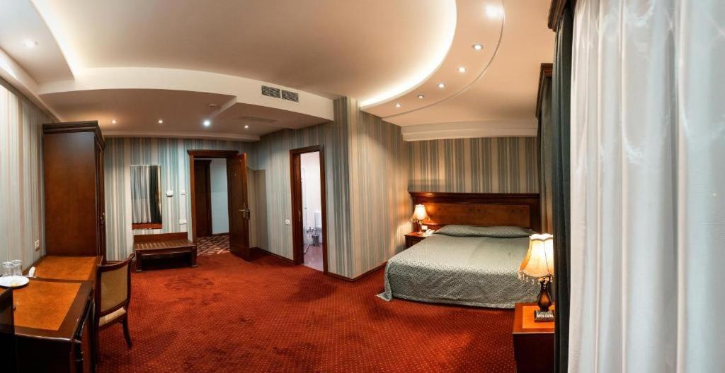 Spa Hotel Grace Forum エレバン エクステリア 写真